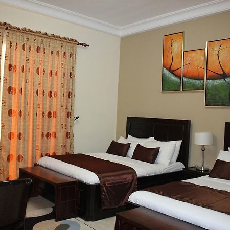 Palm Spring Resort Monrovia Kültér fotó