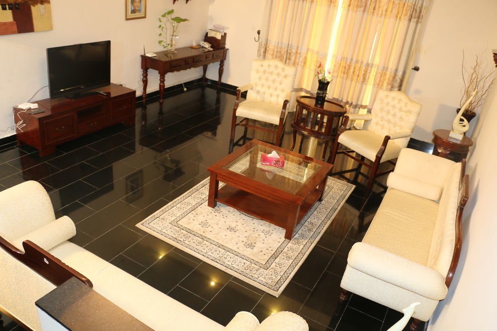 Palm Spring Resort Monrovia Kültér fotó