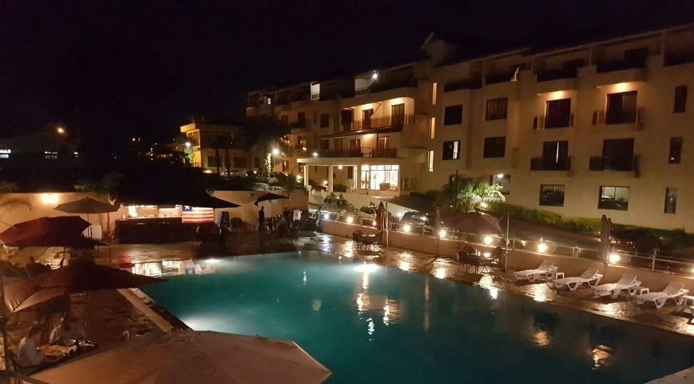 Palm Spring Resort Monrovia Kültér fotó