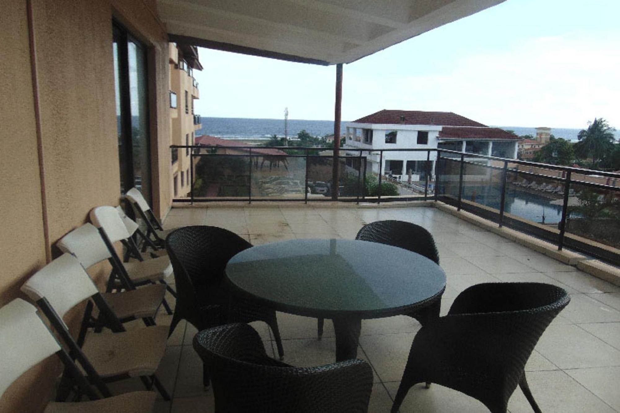 Palm Spring Resort Monrovia Kültér fotó