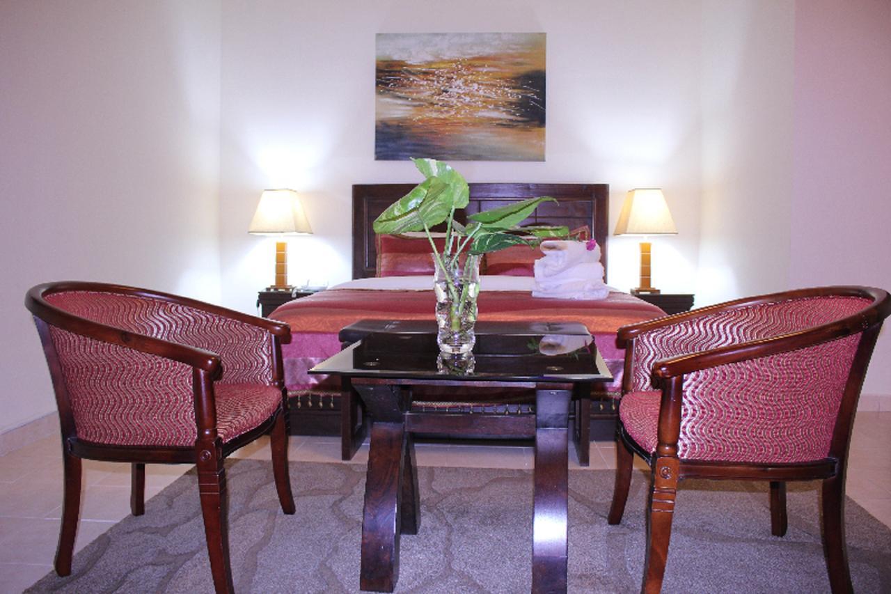 Palm Spring Resort Monrovia Kültér fotó