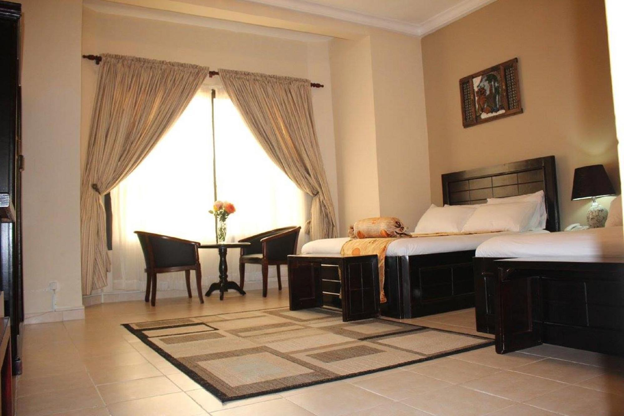 Palm Spring Resort Monrovia Kültér fotó
